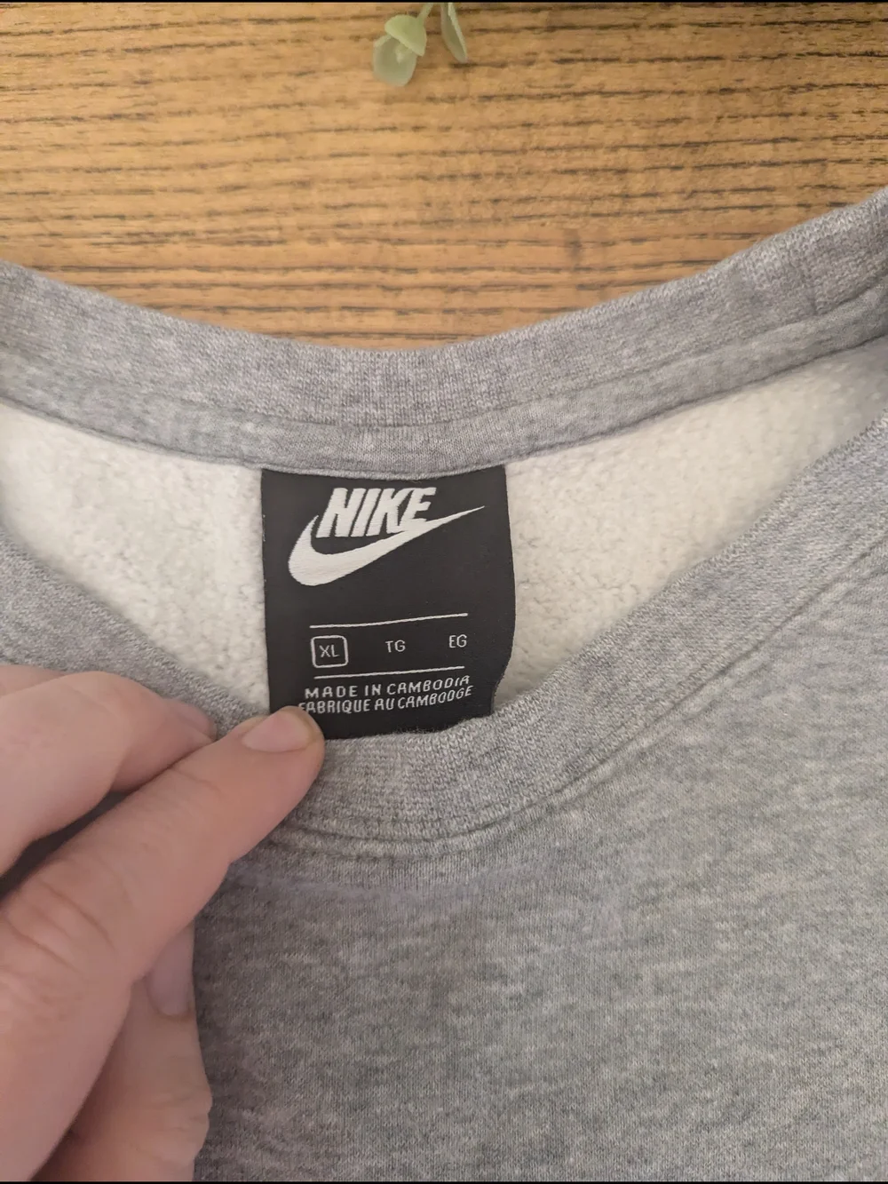 EUC Nike Mens XL Just Do It Graphic Crewneck Sweatshirt Gray